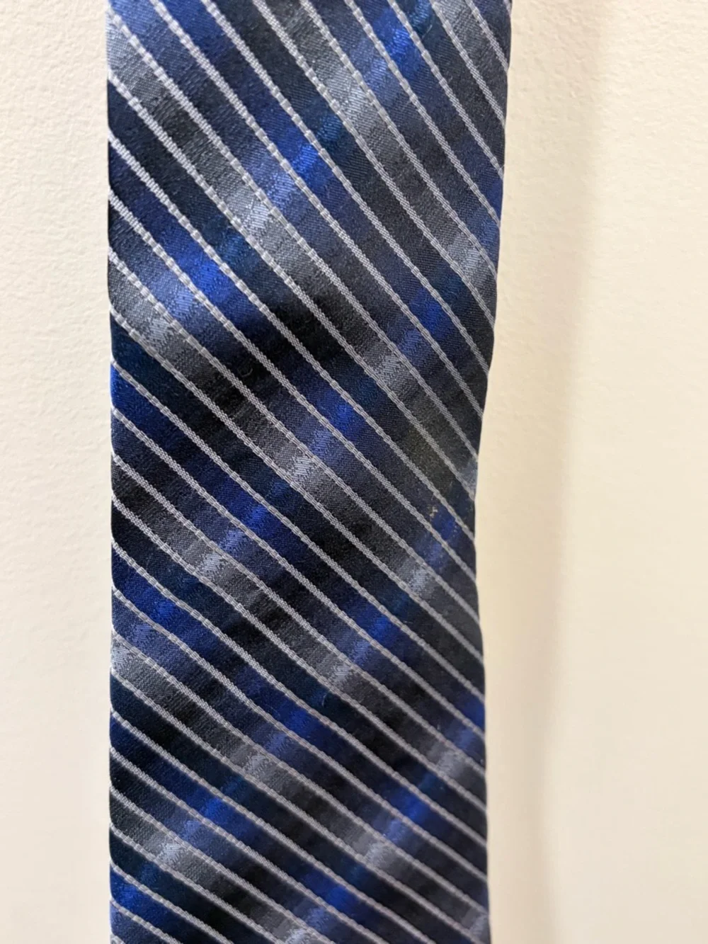 Men's Blue and Gray Striped Diagonal Tie -‎ Classic Business Look